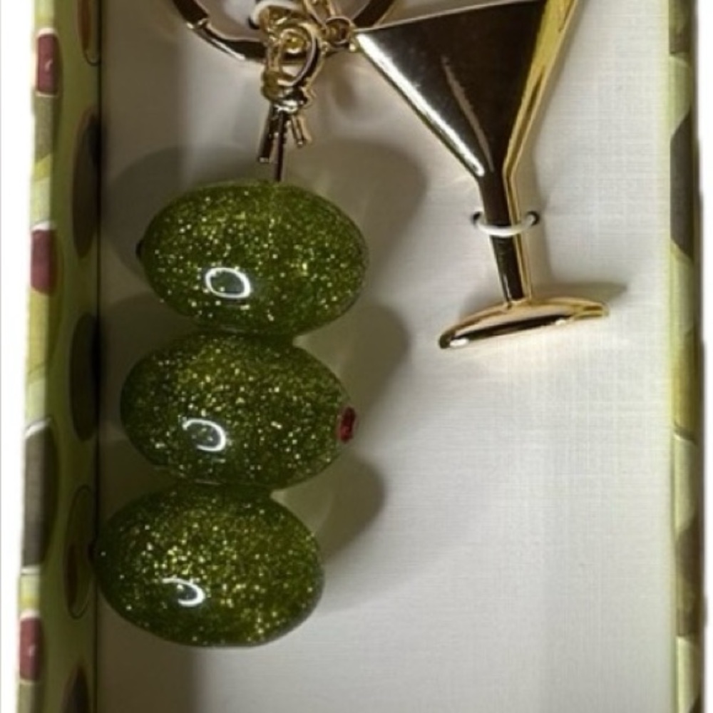 NWT ⚜️🍸🫒⚜️ Piper K Gold and Green Martini Olive Keychain and Bag Charm - Picture 5 of 13